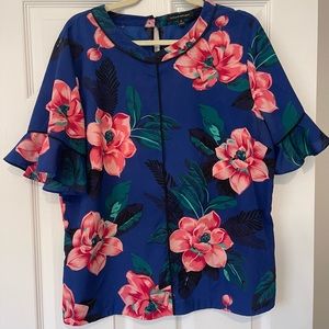 Banana Republic 🌺 Floral Ruffle Sleeve Blouse